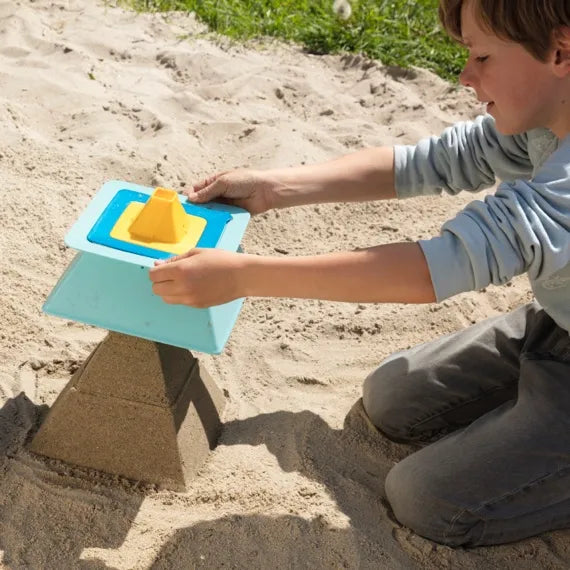 Pira Sand Pyramid Builder